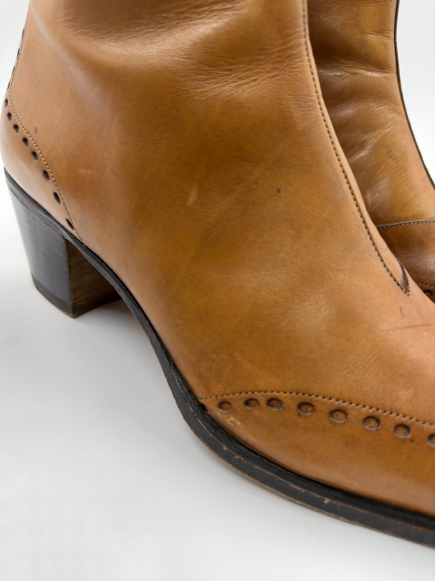 Yves Saint Laurent Rive Gauche Tom Ford Spring 2004 Men’s First Edition 65mm “Jonny” Brown Leather Wingtip Cuban Heeled Boots 44