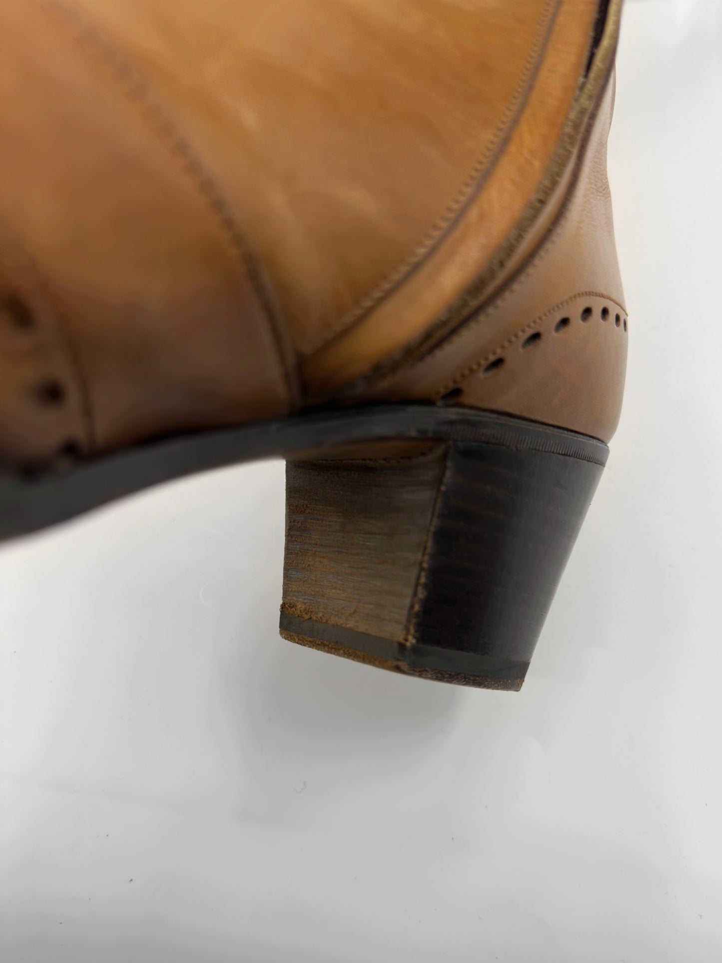 Yves Saint Laurent Rive Gauche Tom Ford Spring 2004 Men’s First Edition 65mm “Jonny” Brown Leather Wingtip Cuban Heeled Boots 44