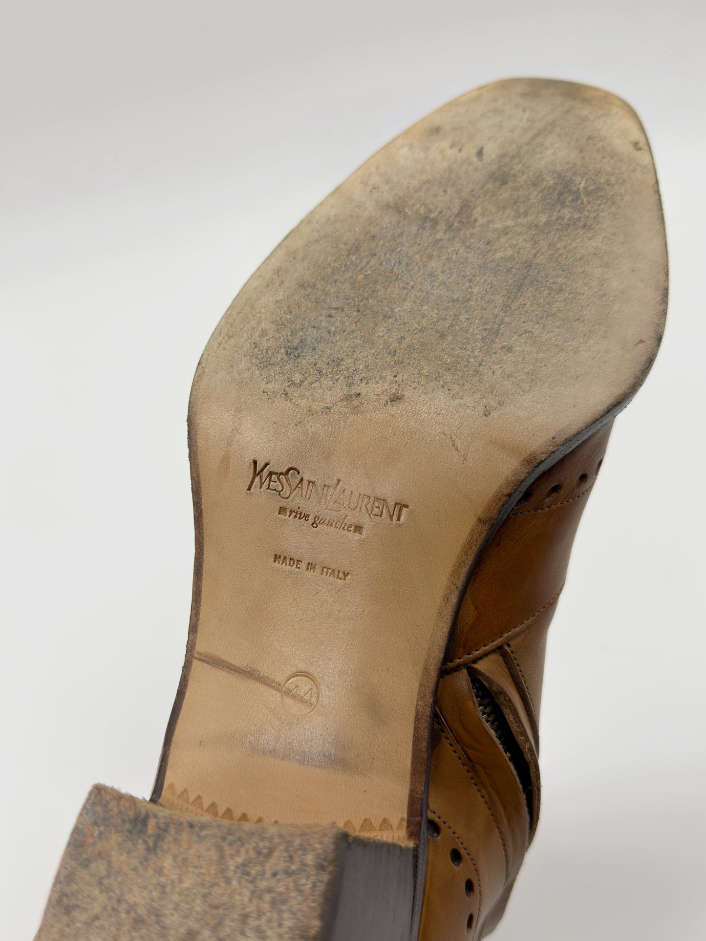 Yves Saint Laurent Rive Gauche Tom Ford Spring 2004 Men’s First Edition 65mm “Jonny” Brown Leather Wingtip Cuban Heeled Boots 44