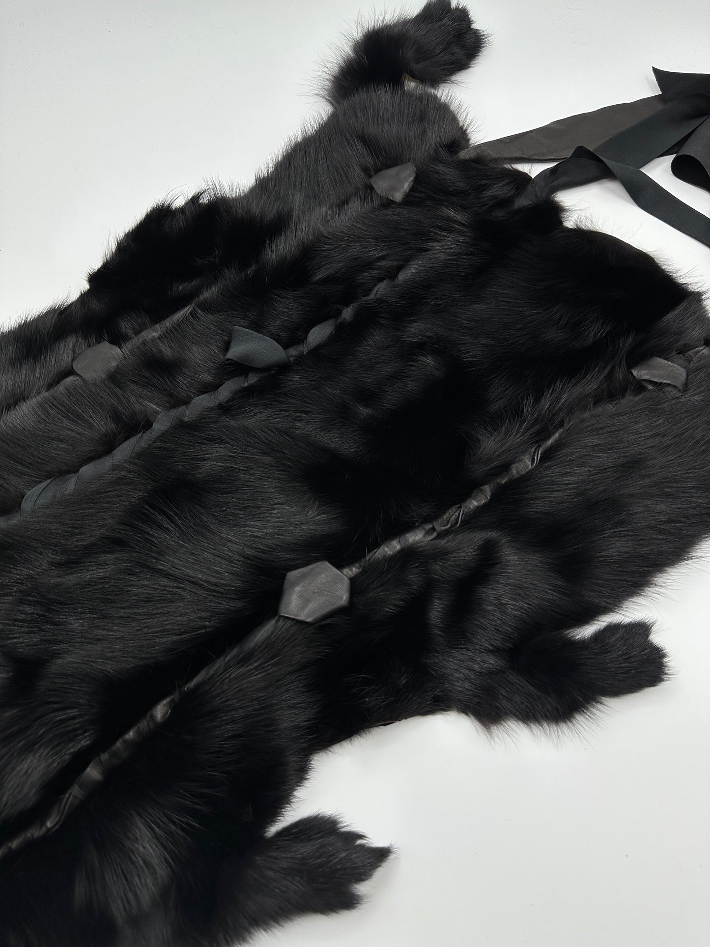 FINALE Gucci Fall 2002 Tom Ford Black Fitch Fur Pelt Stole with Leather & Silk Satin Ribbons