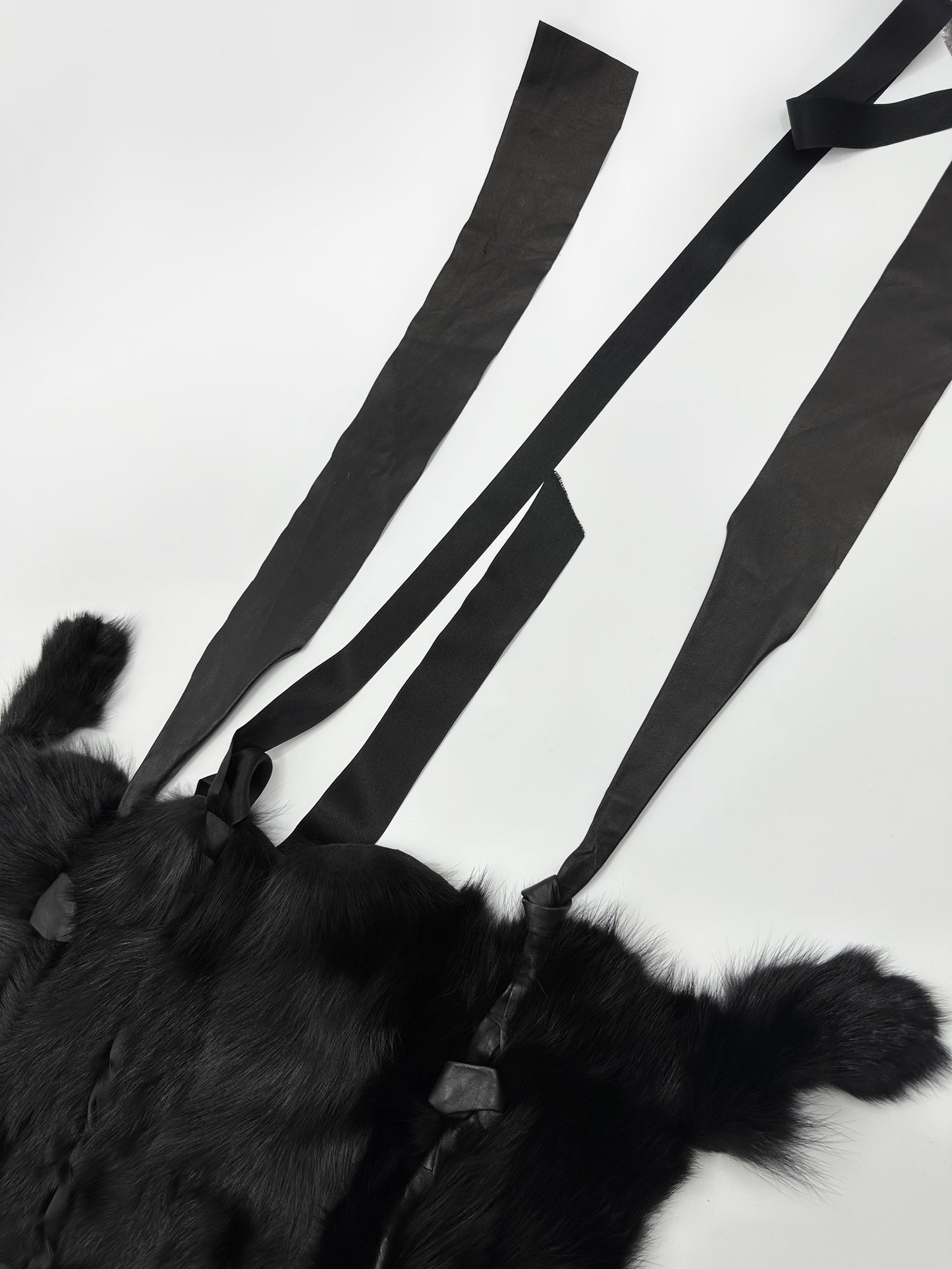 FINALE Gucci Fall 2002 Tom Ford Black Fitch Fur Pelt Stole with Leather & Silk Satin Ribbons