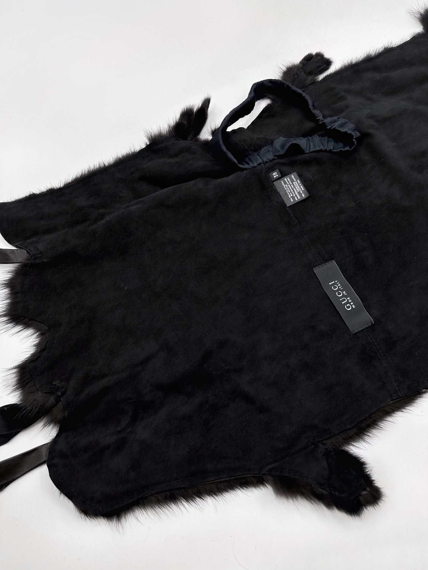 FINALE Gucci Fall 2002 Tom Ford Black Fitch Fur Pelt Stole with Leather & Silk Satin Ribbons