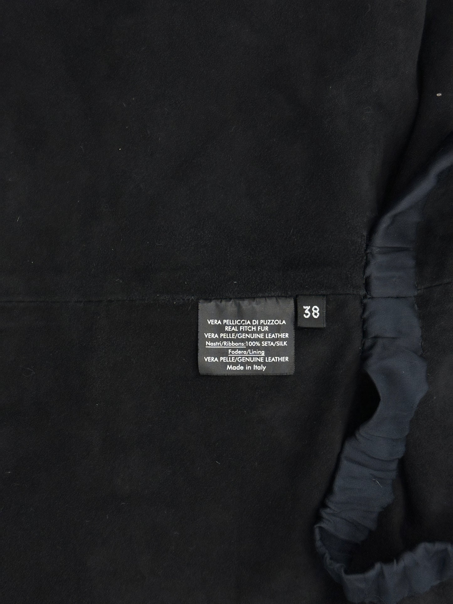 FINALE Gucci Fall 2002 Tom Ford Black Fitch Fur Pelt Stole with Leather & Silk Satin Ribbons