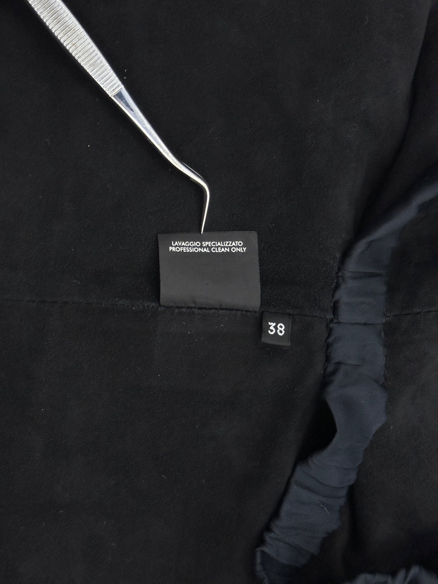 FINALE Gucci Fall 2002 Tom Ford Black Fitch Fur Pelt Stole with Leather & Silk Satin Ribbons