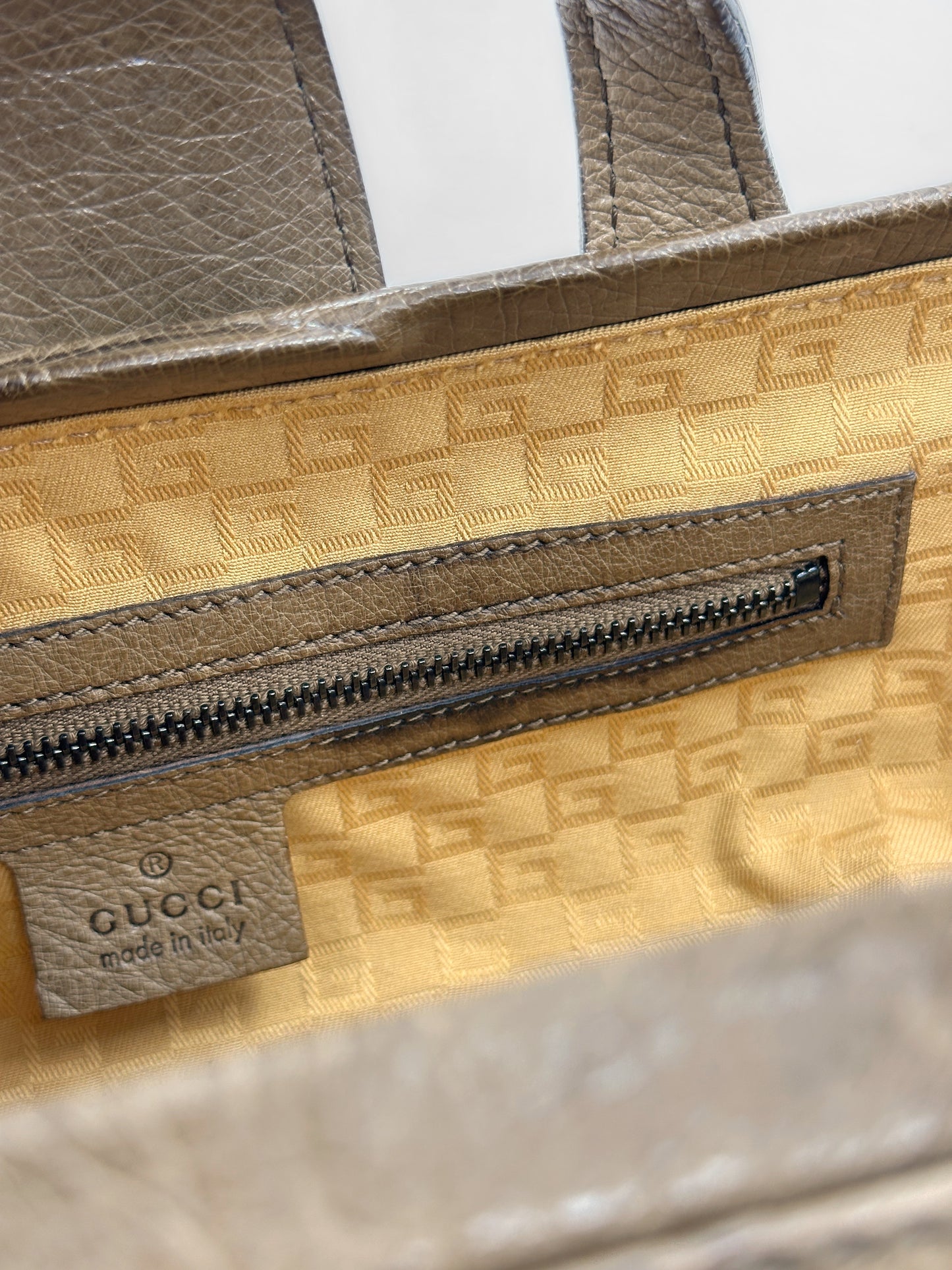 Gucci Fall 2002 Tom Ford Light Bark Beige Ostrich Leather Wooden Hook Doctors Bag Handbag