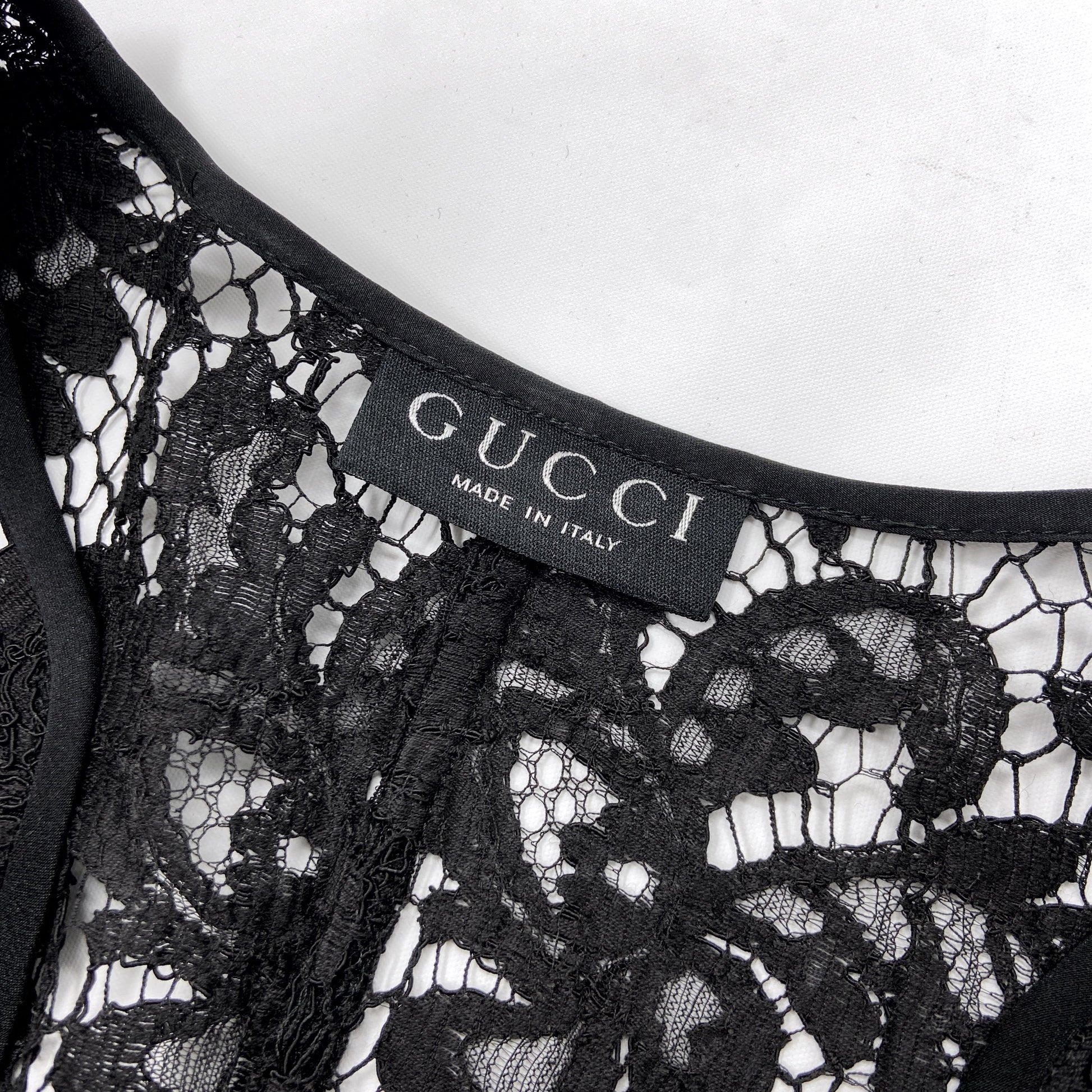 Gucci Spring 1996 Tom Ford Iconic Runway Floral Lace Mini Dress Dusty Archive Gucci Spring 1996 Tom Ford Iconic Runway Floral Lace Mini Dress Dusty Archive