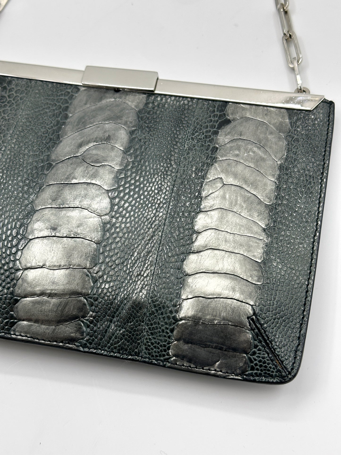 Gucci Spring 2000 Tom Ford Green & Silver Ostrich Leg Leather Chain Link Slim Clasp Clutch Bag