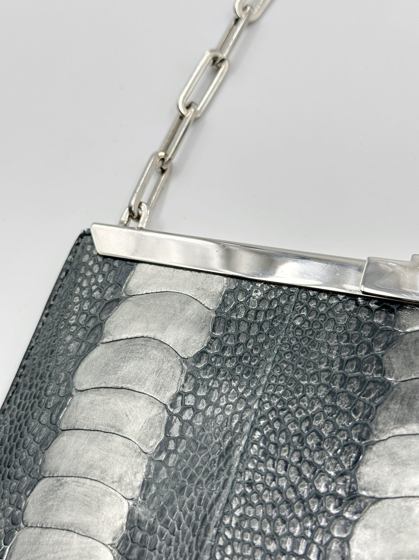 Gucci Spring 2000 Tom Ford Green & Silver Ostrich Leg Leather Chain Link Slim Clasp Clutch Bag