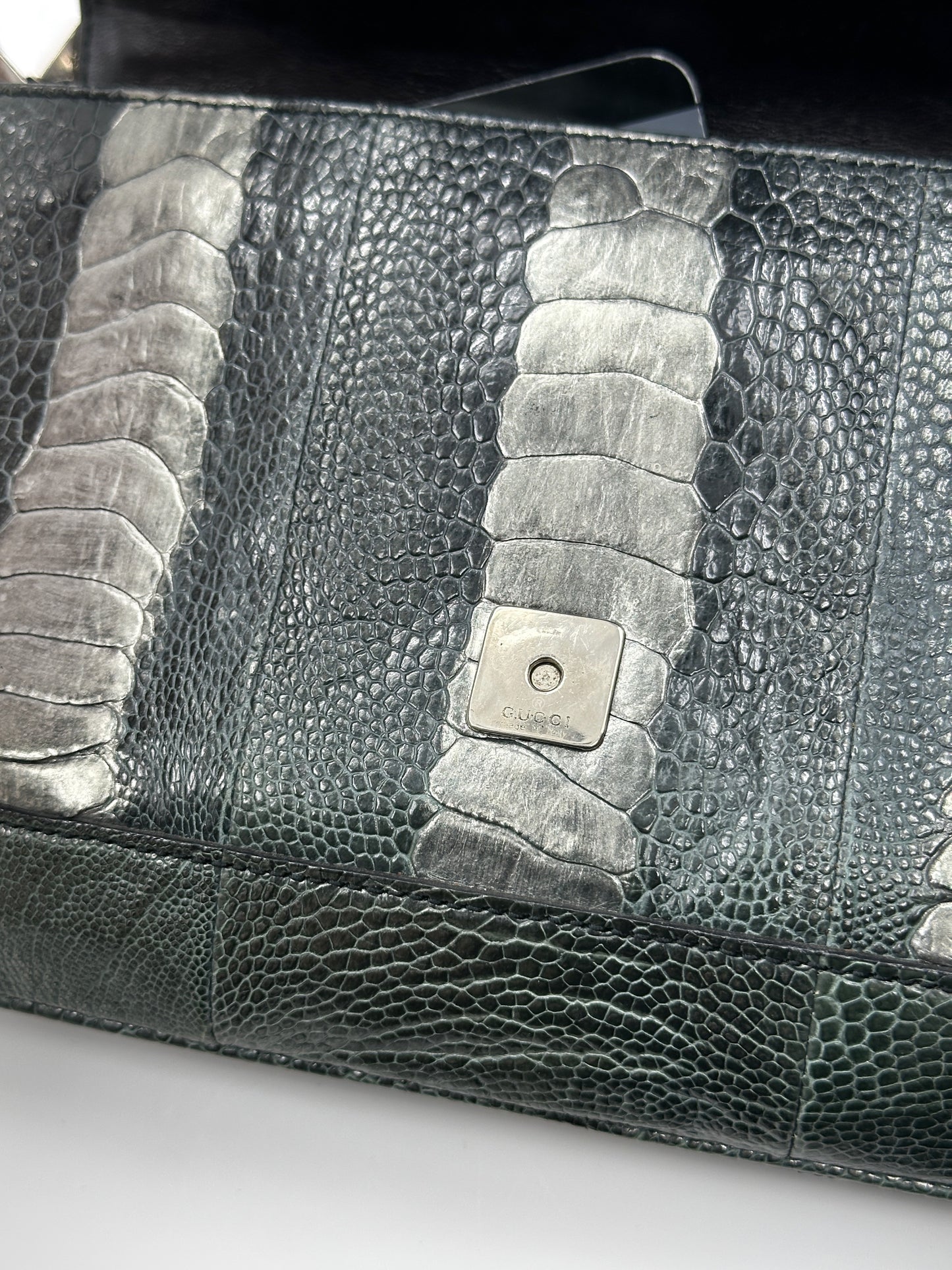Gucci Spring 2000 Tom Ford Green & Silver Ostrich Leg Leather Chain Link Flapped Handbag