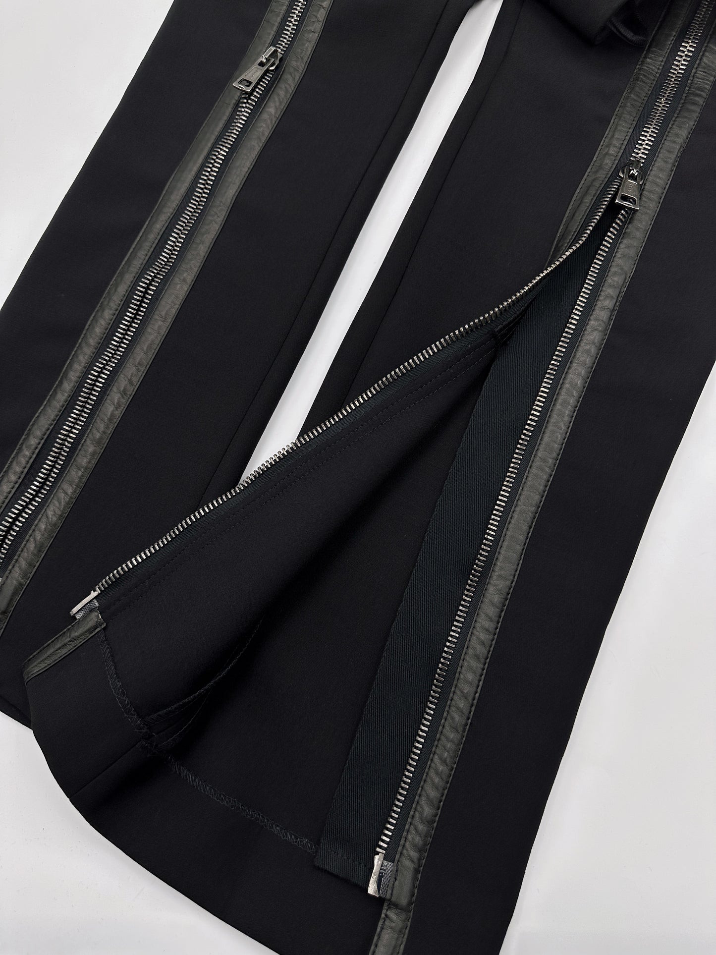 ICONIC Gucci Fall 2001 Tom Ford Black Wool &amp; Leather Zipper Pants 42