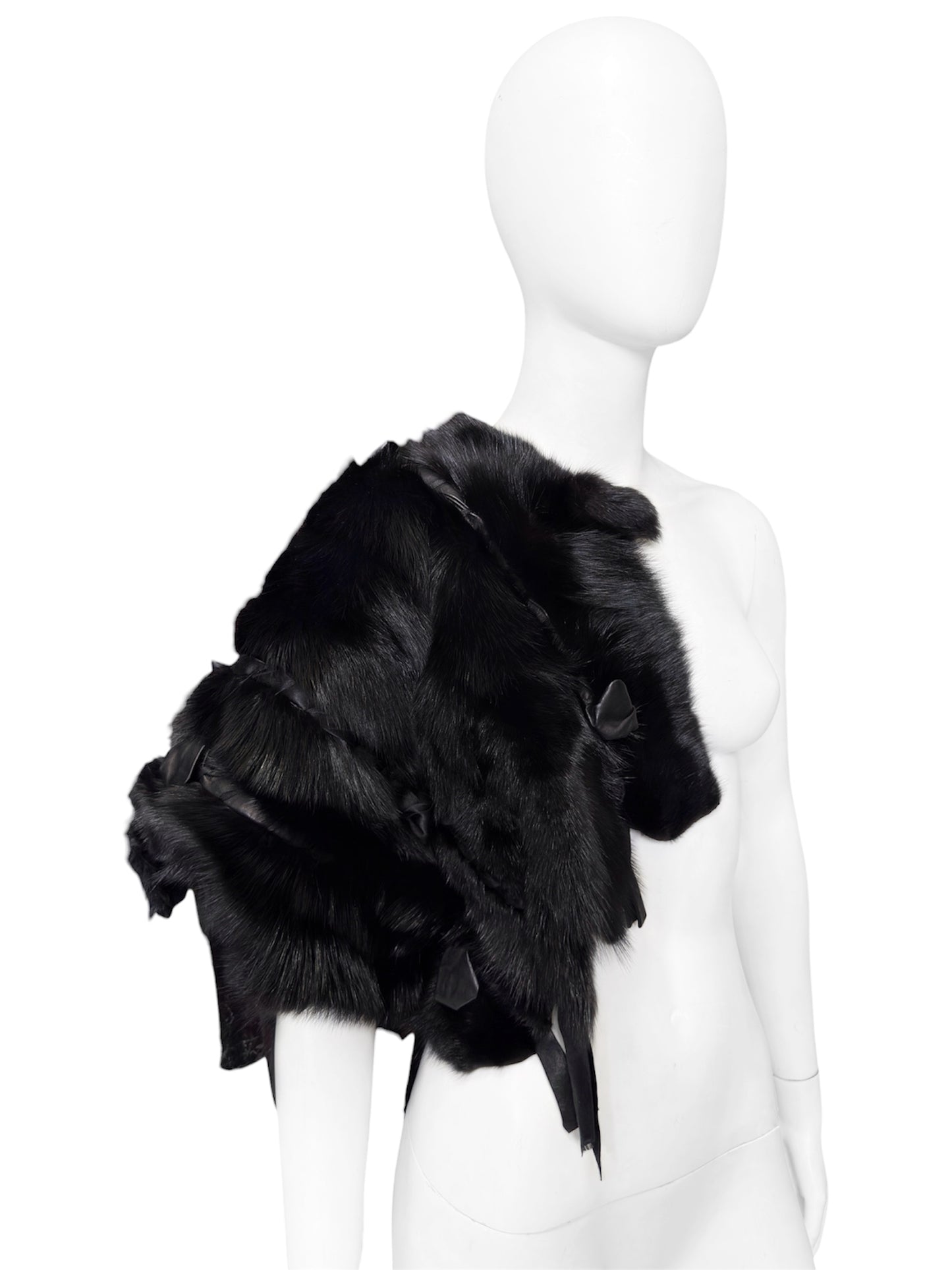 FINALE Gucci Fall 2002 Tom Ford Black Fitch Fur Pelt Stole with Leather & Silk Satin Ribbons