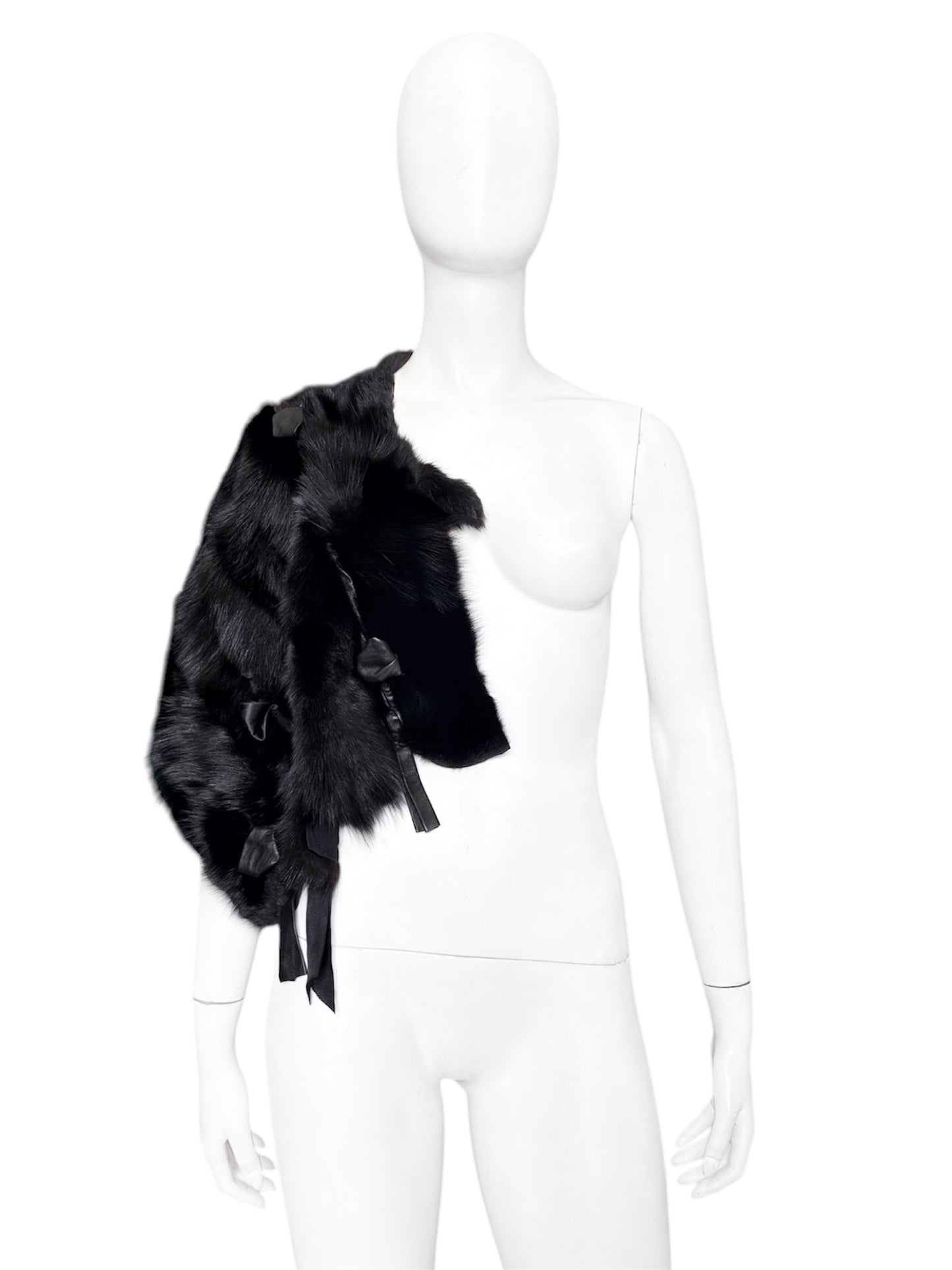 FINALE Gucci Fall 2002 Tom Ford Black Fitch Fur Pelt Stole with Leather & Silk Satin Ribbons