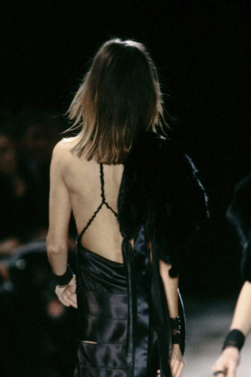 FINALE Gucci Fall 2002 Tom Ford Black Fitch Fur Pelt Stole with Leather & Silk Satin Ribbons