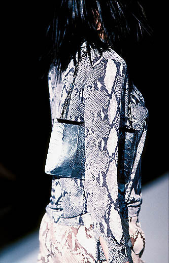 Gucci Spring 2000 Tom Ford Green & Silver Ostrich Leg Leather Chain Link Flapped Handbag