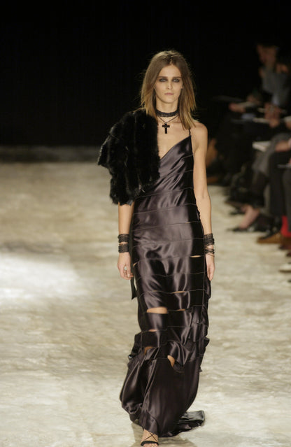 FINALE Gucci Fall 2002 Tom Ford Black Fitch Fur Pelt Stole with Leather & Silk Satin Ribbons