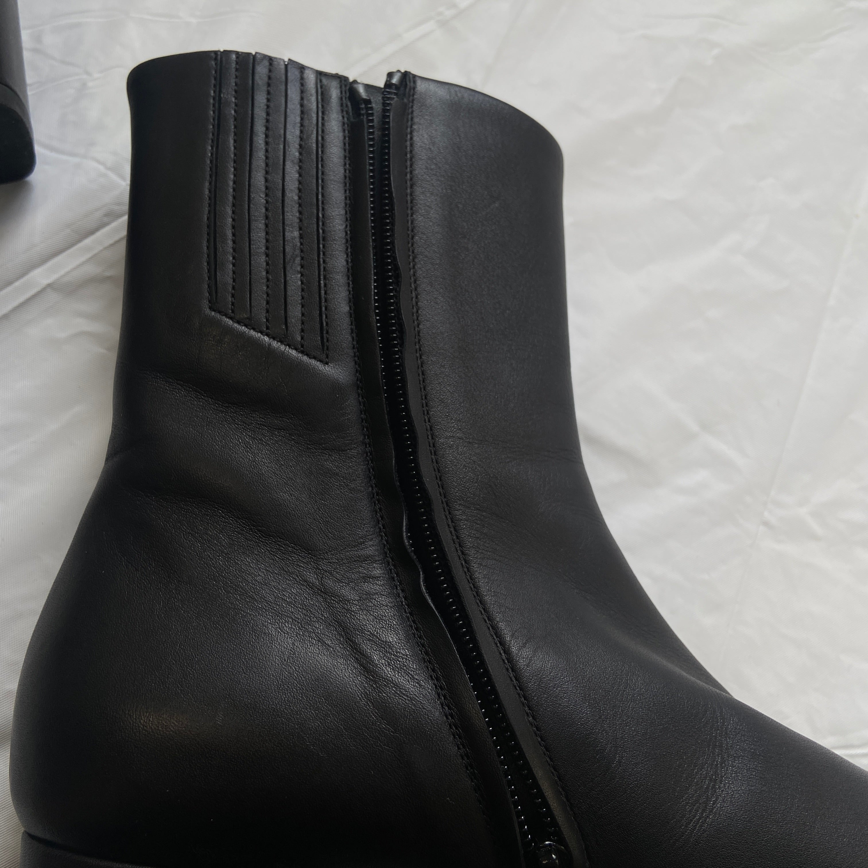 Balenciaga fw16 squared toed platform boot 39 – Dusty Archive