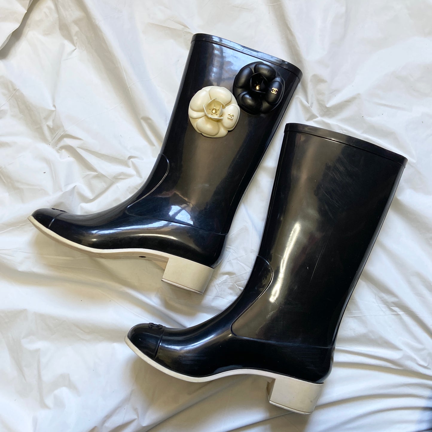 Chanel Karl black floral rainboots 37