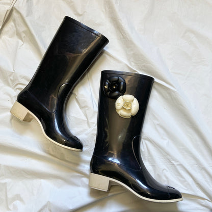 Chanel Karl black floral rainboots 37