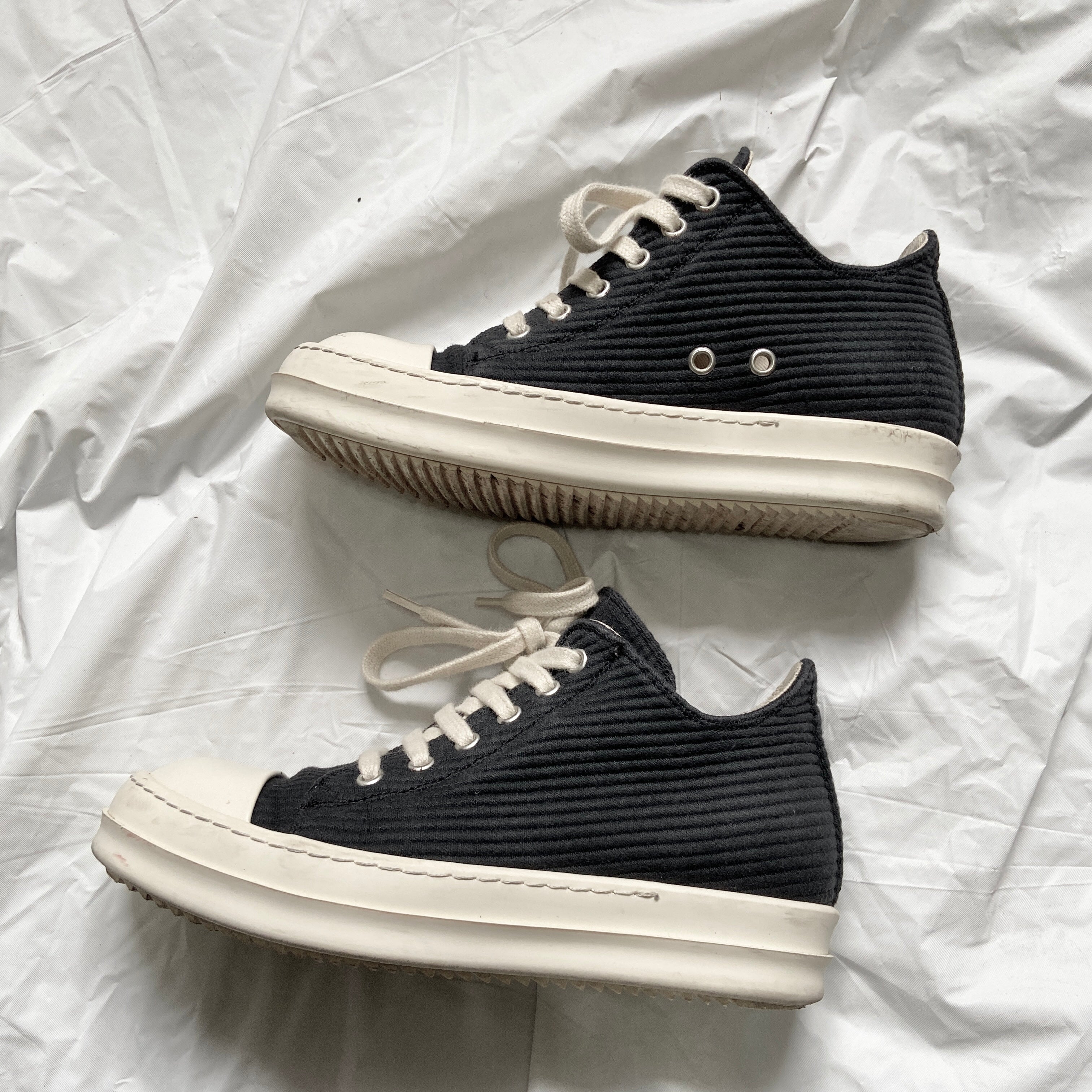 Rick Owens drkshdw corduroy low ramones 35 – Dusty Archive Rick Owens drkshdw corduroy low ramones 35 – Dusty Archive