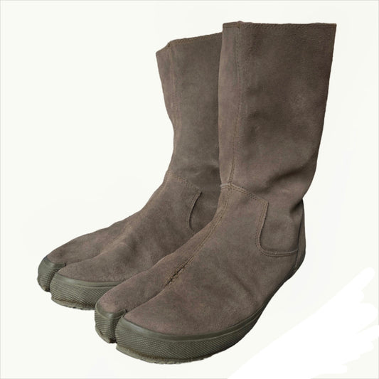 Maison Martin Margiela MM6 2003 brown suede tabi boots